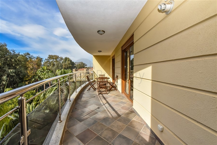 2+1 Luxuswohnung in erster Linie im Zentrum von Alanya