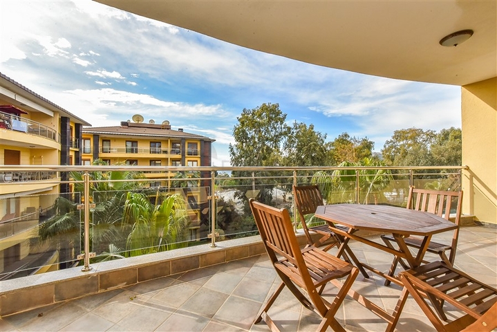 2+1 Luxuswohnung in erster Linie im Zentrum von Alanya