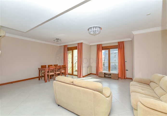 2+1 Luxuswohnung in erster Linie im Zentrum von Alanya