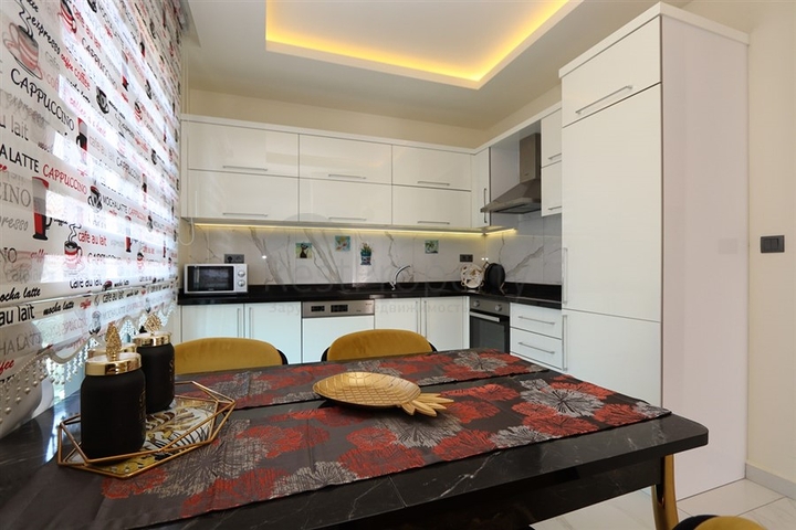 Dreizimmerwohnung 300 Meter vom Kleopatra-Strand entfernt