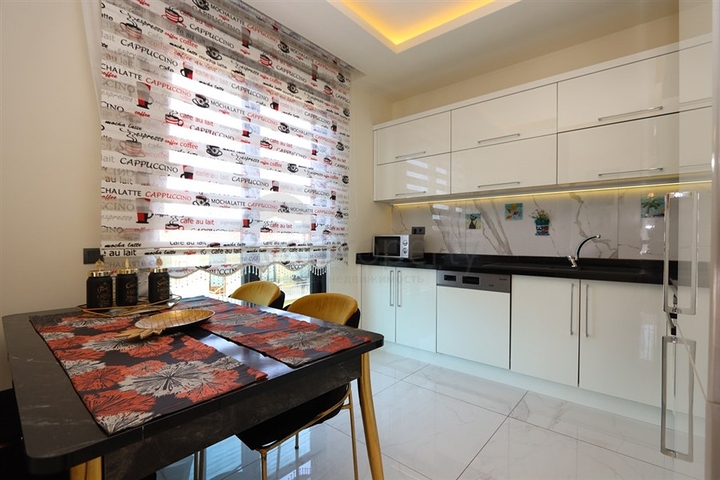 Dreizimmerwohnung 300 Meter vom Kleopatra-Strand entfernt