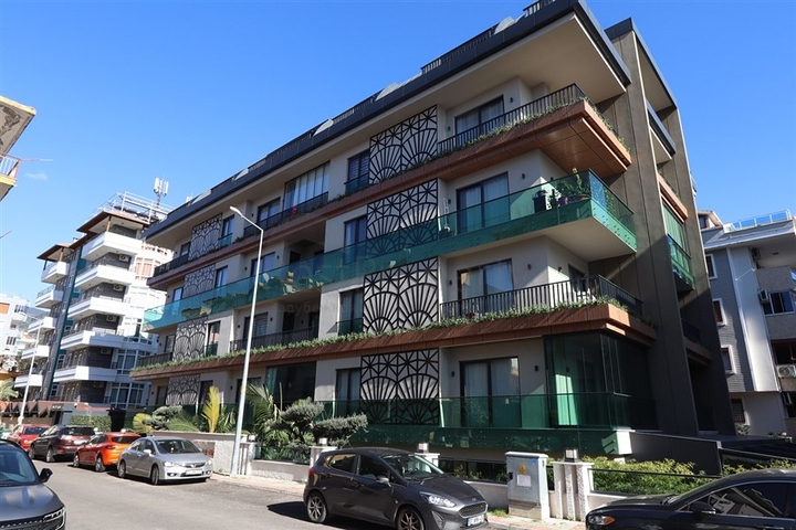 Dreizimmerwohnung 300 Meter vom Kleopatra-Strand entfernt