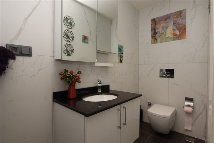 Dreizimmerwohnung 300 Meter vom Kleopatra-Strand entfernt