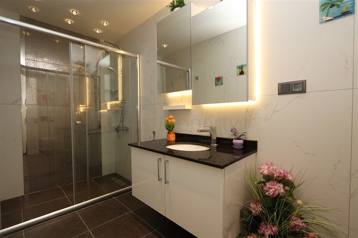 Dreizimmerwohnung 300 Meter vom Kleopatra-Strand entfernt