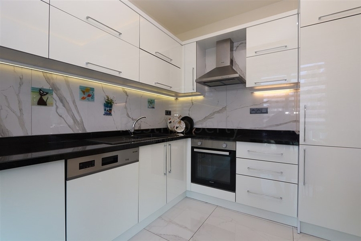 Dreizimmerwohnung 300 Meter vom Kleopatra-Strand entfernt