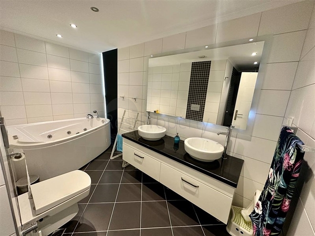 3+1 in der Gegend von Dschikkilli