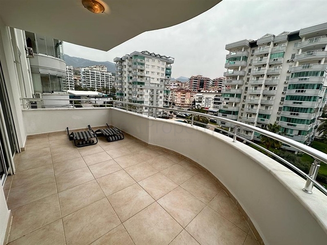 Möblierte 2+1-Wohnung in Dschikkilli