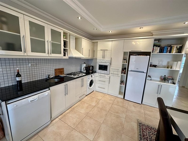 Möblierte 2+1-Wohnung in Dschikkilli