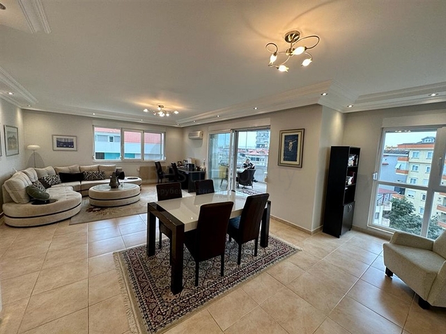 Möblierte 2+1-Wohnung in Dschikkilli