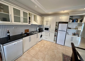 Möblierte 2+1-Wohnung in Dschikkilli