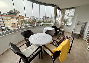 Möblierte 2+1-Wohnung in Dschikkilli