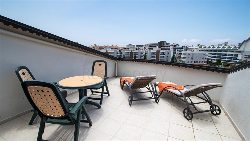 Geräumiges Penthouse 3+2 in der Nähe von Oba