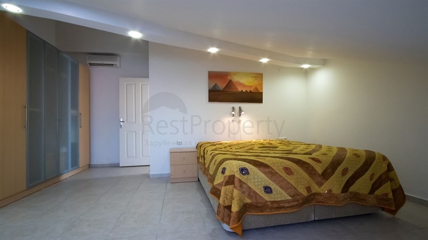 Geräumiges Penthouse 3+2 in der Nähe von Oba