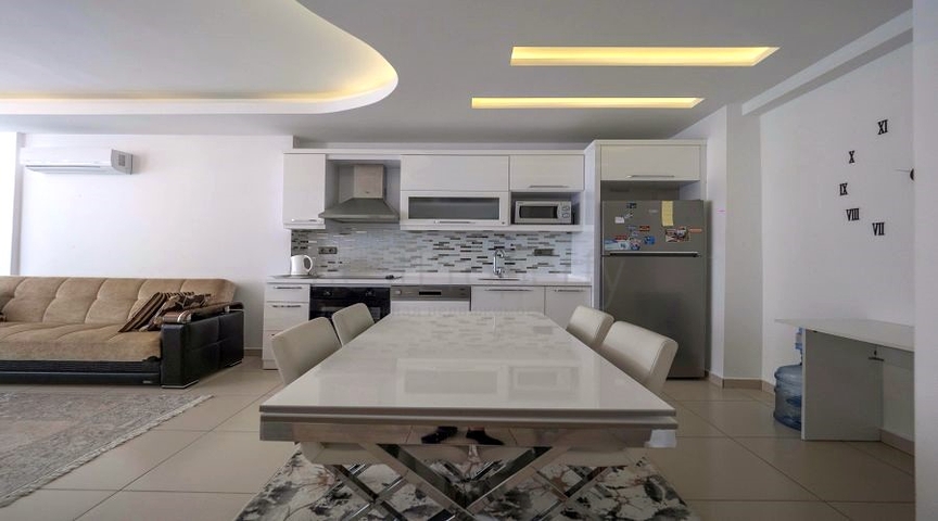 Geräumige 1+1 Wohnung in einer der besten Residenzen in der Gegend von Tosmur