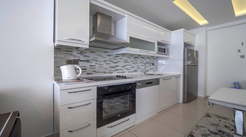 Geräumige 1+1 Wohnung in einer der besten Residenzen in der Gegend von Tosmur