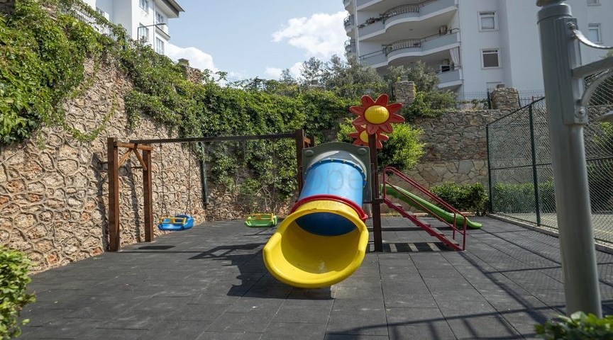 Geräumige 1+1 Wohnung in einer der besten Residenzen in der Gegend von Tosmur