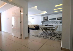 Geräumige 1+1 Wohnung in einer der besten Residenzen in der Gegend von Tosmur