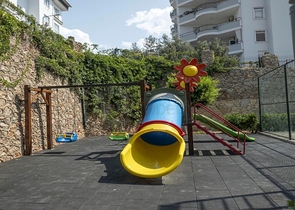 Geräumige 1+1 Wohnung in einer der besten Residenzen in der Gegend von Tosmur