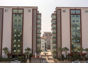 Geräumige 1+1 Wohnung in einer der besten Residenzen in der Gegend von Tosmur