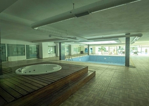 Geräumige 1+1 Wohnung in einer der besten Residenzen in der Gegend von Tosmur