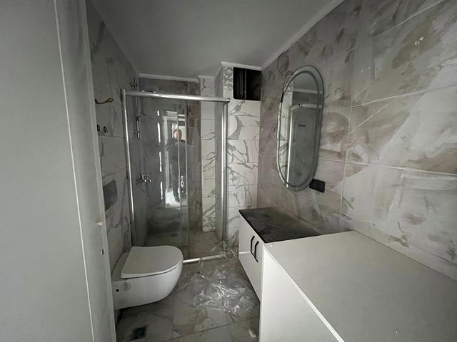 Helle Wohnung mit einem Schlafzimmer in einer Gegend mit dem besten Sandstrand