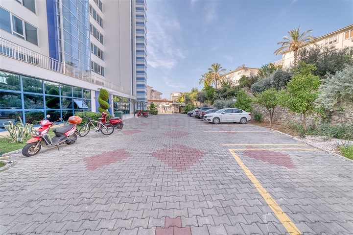 Zweizimmerwohnung mit schöner Aussicht auf die Infrastruktur