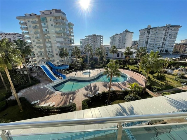 Zweizimmerwohnung mit schöner Aussicht auf die Infrastruktur