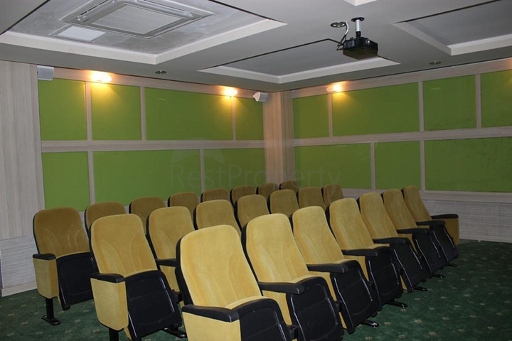 Zweizimmerwohnung mit schöner Aussicht auf die Infrastruktur