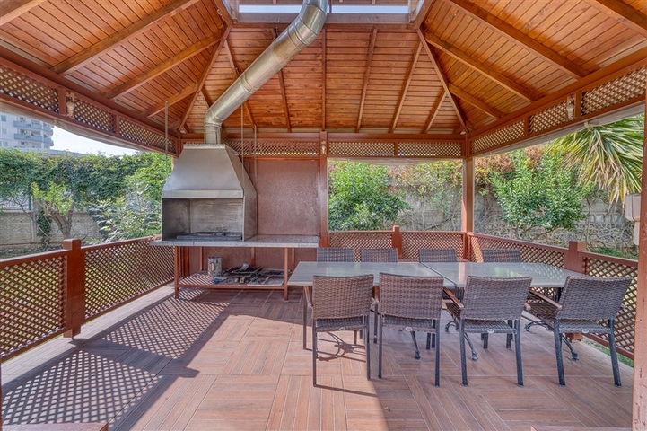 Zweizimmerwohnung mit schöner Aussicht auf die Infrastruktur