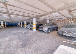 Zweizimmerwohnung mit schöner Aussicht auf die Infrastruktur