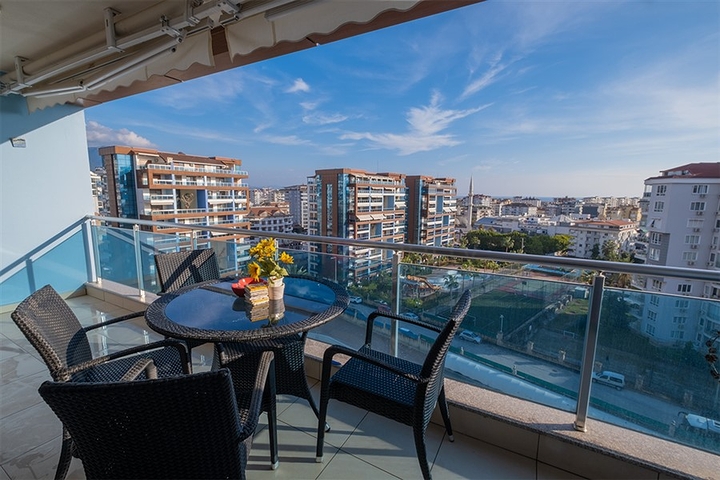 Geräumige 1+1 Wohnung in der zentralen Gegend von Alanya