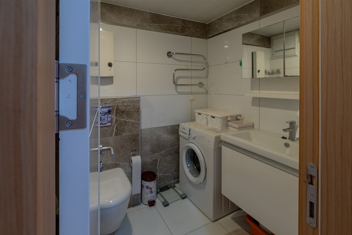 Geräumige 1+1 Wohnung in der zentralen Gegend von Alanya