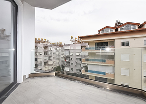 Wohnung mit Meerblick an der ersten Küste