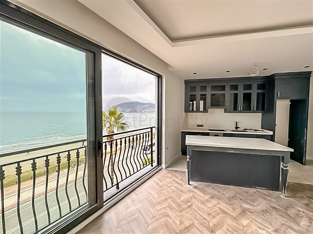 Zweizimmerwohnung im Zentrum von Alanya mit Panoramablick auf das Meer