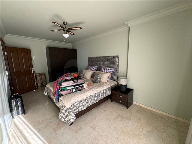 Geräumiges 3+1 Penthouse mit Panoramablick auf das Meer