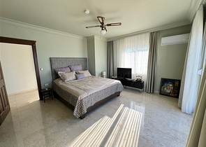 Geräumiges 3+1 Penthouse mit Panoramablick auf das Meer