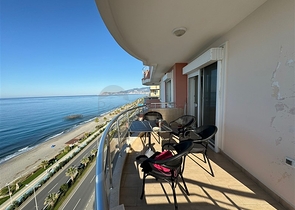 Geräumiges 3+1 Penthouse mit Panoramablick auf das Meer