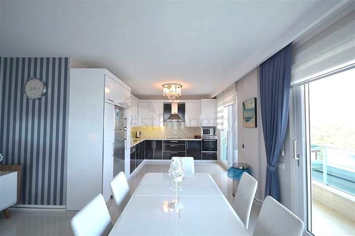 Möblierte 3+1-Villa in Kargicak