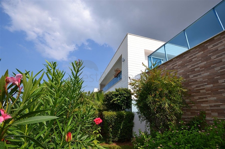 Möblierte 3+1-Villa in Kargicak