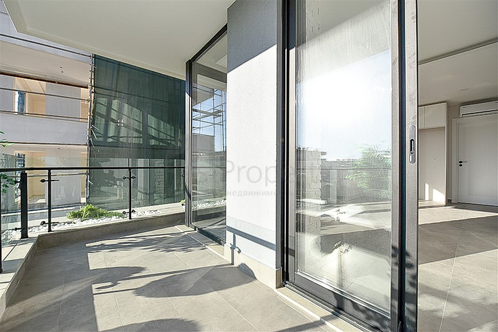 Zweizimmerwohnung in einem neuen Komplex in der Gegend von Cleopatra