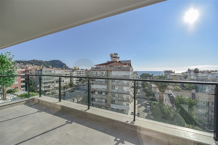 1+1-Wohnung in 200 m Entfernung vom Kleopatra-Strand mit Meerblick