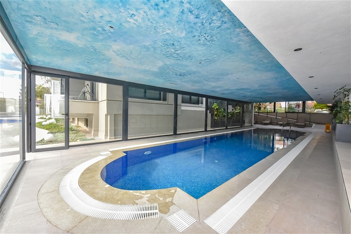 Penthouse 2+1 in einem neuen Komplex nur 400 m vom Meer entfernt im Zentrum von Alanya 