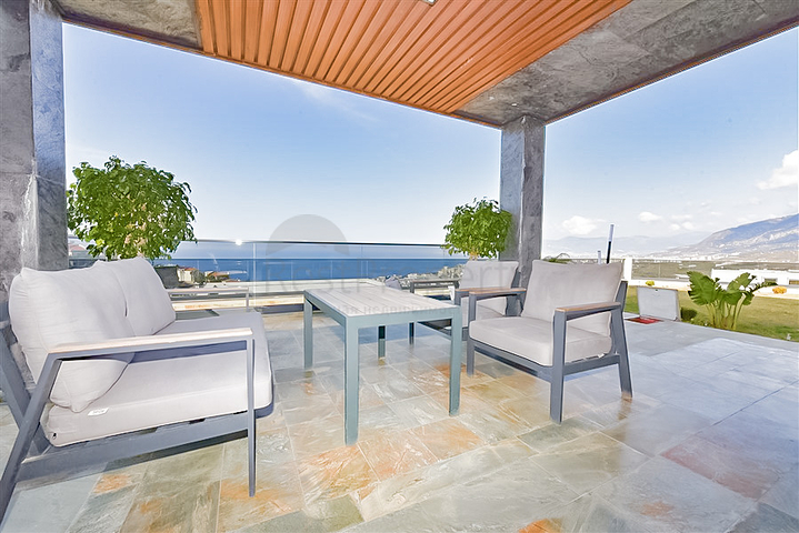 4+1 private Villa in einer exklusiven, geschlossenen Wohnanlage