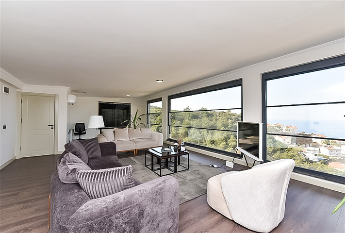 4+1 private Villa in einer exklusiven, geschlossenen Wohnanlage