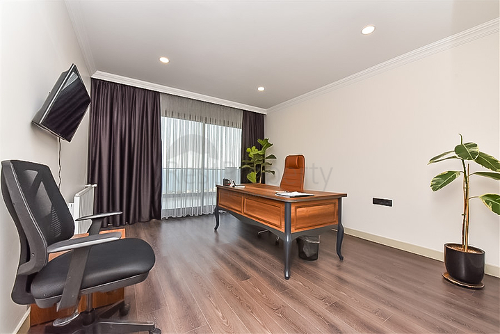 4+1 private Villa in einer exklusiven, geschlossenen Wohnanlage