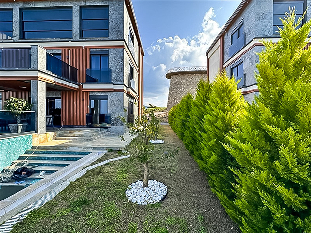 4+1 private Villa in einer exklusiven, geschlossenen Wohnanlage