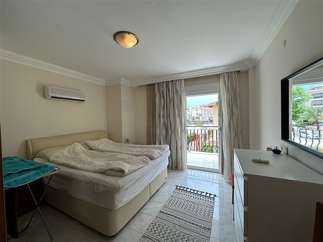 4+1 Penthouse am Flussufer im Stadtteil Kestel