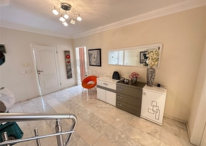 4+1 Penthouse am Flussufer im Stadtteil Kestel