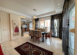 4+1 Penthouse am Flussufer im Stadtteil Kestel