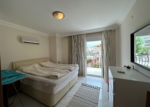 4+1 Penthouse am Flussufer im Stadtteil Kestel